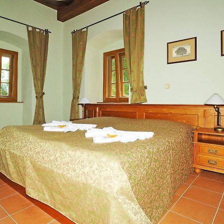 Hotel Kristin Hradek Decin Extérieur photo