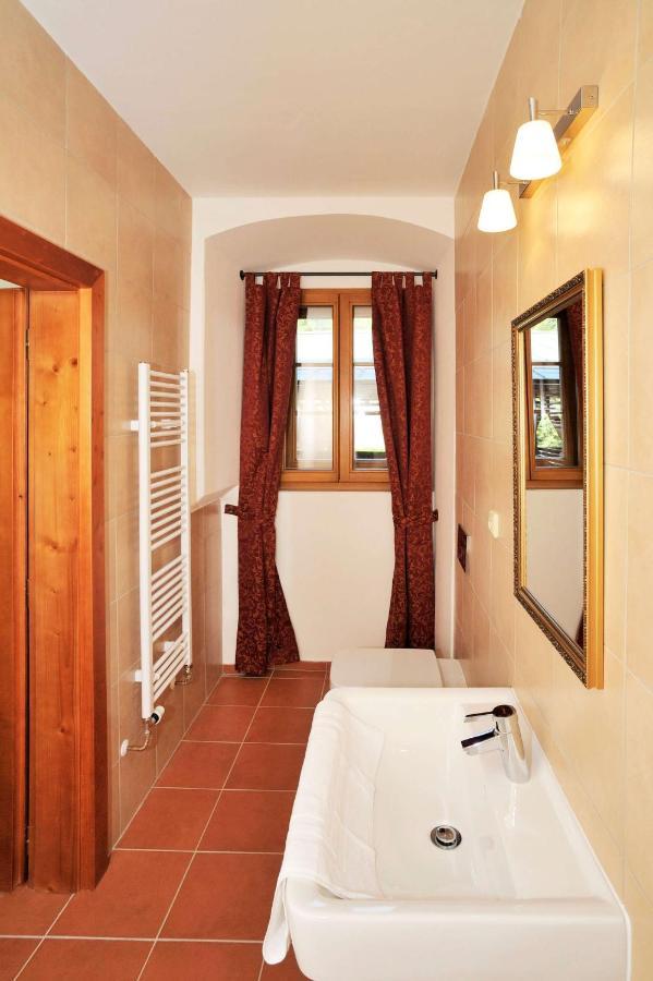Hotel Kristin Hradek Decin Extérieur photo