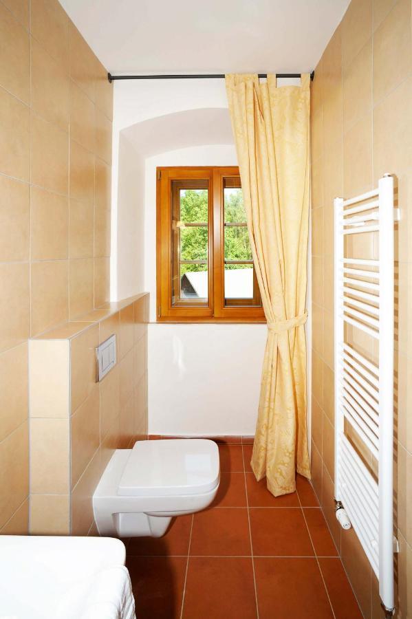 Hotel Kristin Hradek Decin Extérieur photo